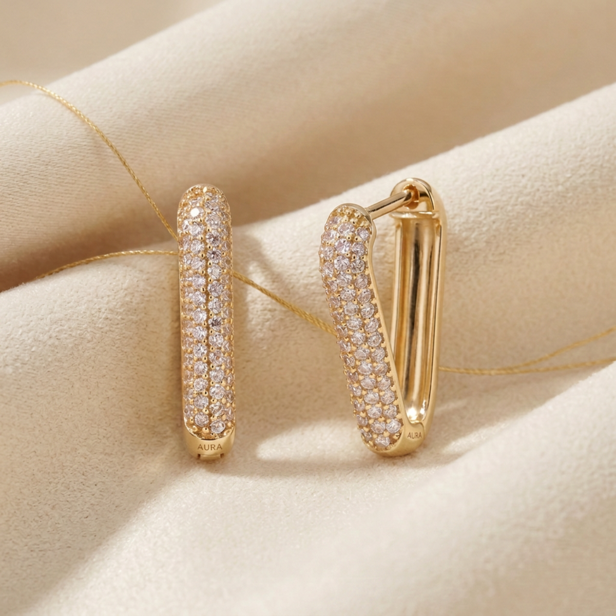 Aynoi Silver Earrings